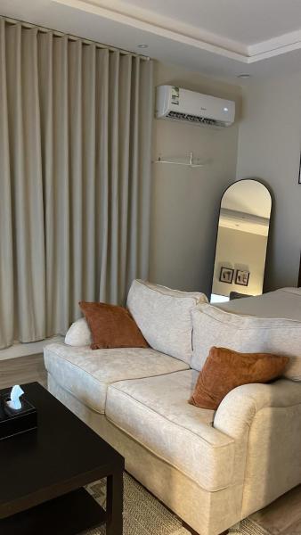 A la foto es mostra l'objecte استوديو انيق وفاخر مدخل جانبي 2b situat a la ciutat de Riad.