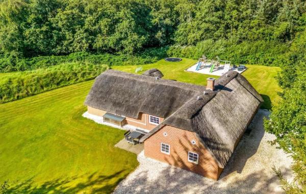 Na zdjęciu widoczny jest obiekt Stunning Home In Ulfborg With Sauna położony w mieście Husby.