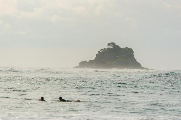 På billedet ses objektet Surfescape Sri Lanka beliggende i byen Midigama East.