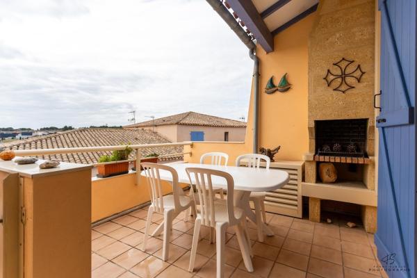 A la foto es mostra l'objecte Le Reflet du Canigou - Leucate - Vue , Terrasses , Parking situat a la ciutat de Leucate.