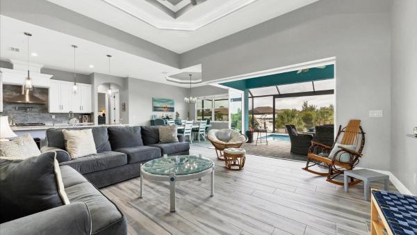 Op de foto is het object South Gulf Cove 3 Bedroom Canal Pool Home te zien, gelegen in de stad Placida.
