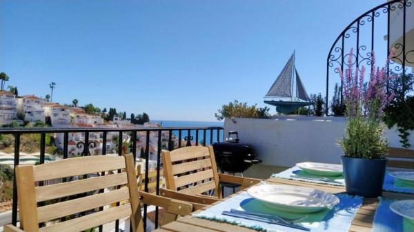 Na fotografii je vidět objekt Hacienda 22 MENYBER nacházející se ve městě Nerja.