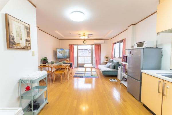På billedet ses objektet Guest House Kubo Homes Matsu beliggende i byen Osaka.