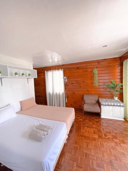A la foto es mostra l'objecte Baguio Feels Staycation situat a la ciutat de Baguio.