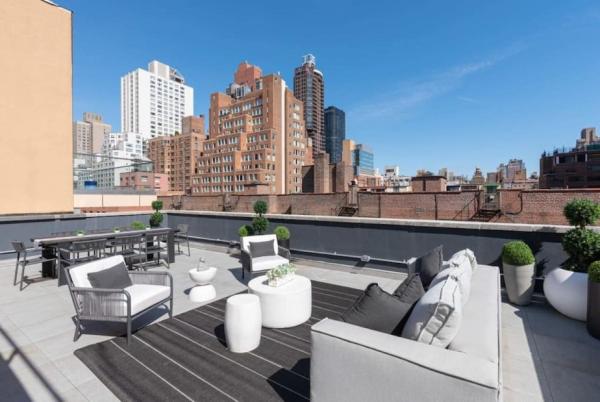3BR Penthouse with Massive Private Rooftop, New York