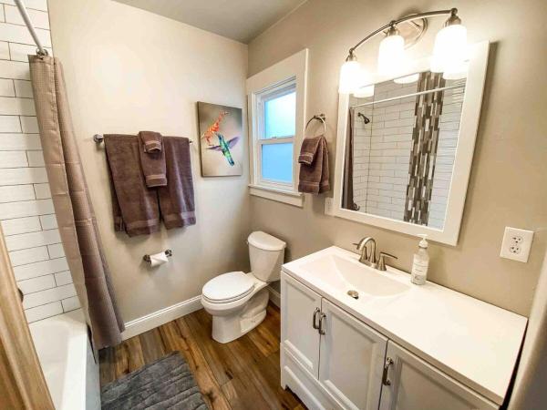 A la foto es mostra l'objecte Adorable Guest Suite_central_trendy neighborhood situat a la ciutat de Roswell.