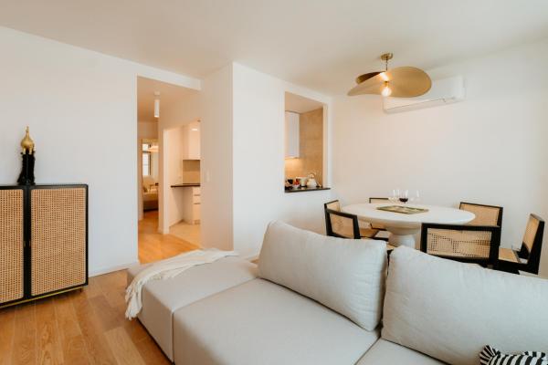 Op de foto is het object Mary Pink - NO 1C - Stunning Two-Bedroom Apartment te zien, gelegen in de stad Lissabon.