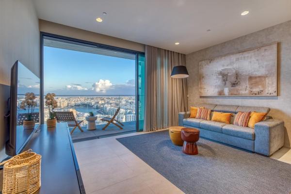 Luxury Apartment on 16th Floor in Mercury Tower, St Julian's