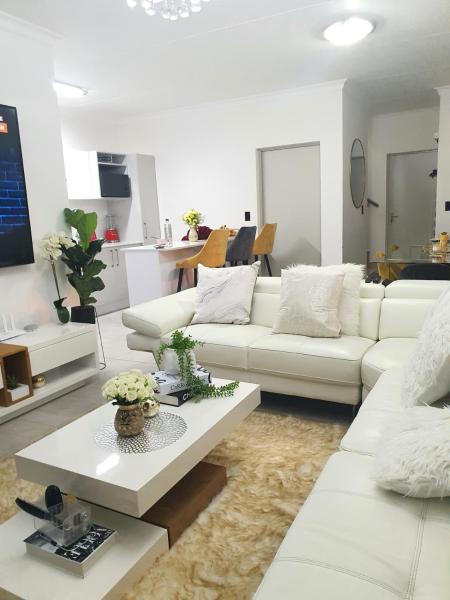 写真にはセンチュリオン市にあるHMT Modern Houseが写っています。