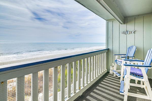 On-the-beach Escape: Oceanfront In Surfside! - Surfside Beach, SC