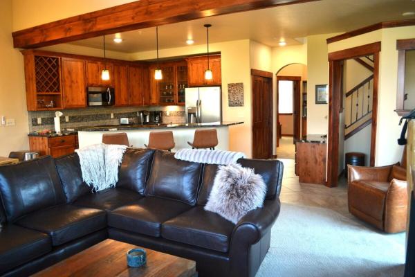 A la foto es mostra l'objecte Luxury condo with stunning views! situat a la ciutat de Fraser.