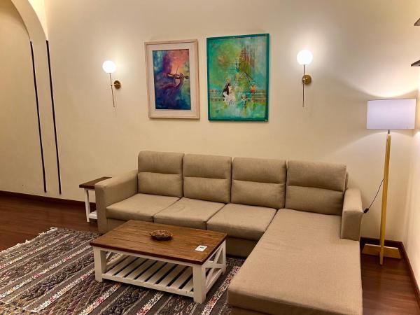 Nella foto è visibile l'oggetto Modern 2BR Apt in Downtown - Mint Stays 42 situato nella città di Il Cairo.