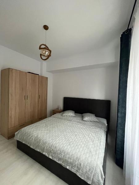 Auf dem Foto ist das Objekt Kyr house 2 in der Stadt Piteşti zu sehen.