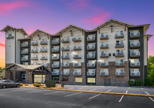 Na zdjęciu widoczny jest obiekt The Walden, Trademark Collection By Wyndham położony w mieście Pigeon Forge.