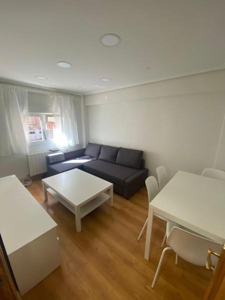 På billedet ses objektet Apartamento cerca centro y playa beliggende i byen Santander.