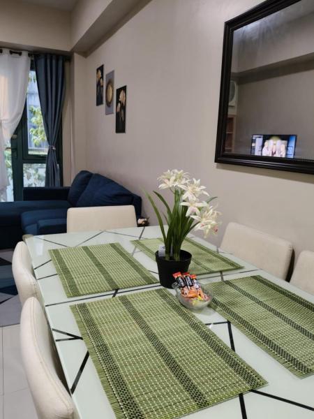 Ldn Two Palm Tree Villa Lfamilia - Makati