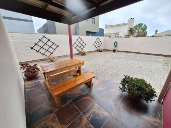 2 Bedroom Apartment, Уолфиш-Бей