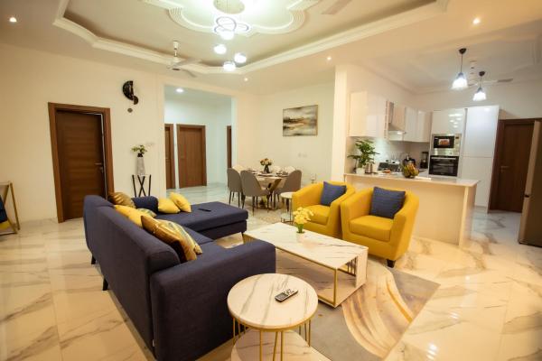 Op de foto is het object RS Royal Executive Luxurious 3BR Apartment F3-3 and 2BR Apartment F3-2 te zien, gelegen in de stad Pantang.