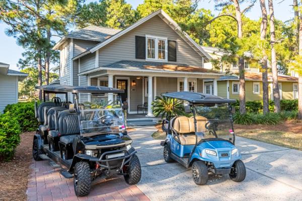 A la foto es mostra l'objecte 1358 Laurel Grove situat a la ciutat de Destin.