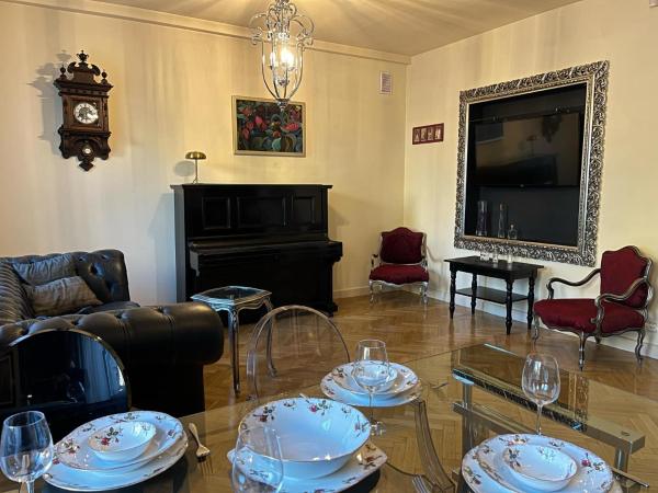 Luxury apartments close to the Royal bath park and the city center, Varsovie