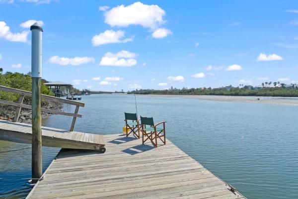 A la foto es mostra l'objecte Dolphins and Dream Water Views Dock Your Boat situat a la ciutat de St. Augustine.