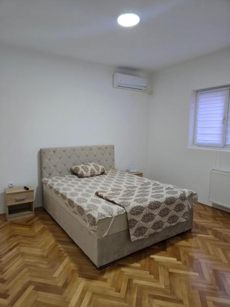 A la foto es mostra l'objecte My room situat a la ciutat de Nis.