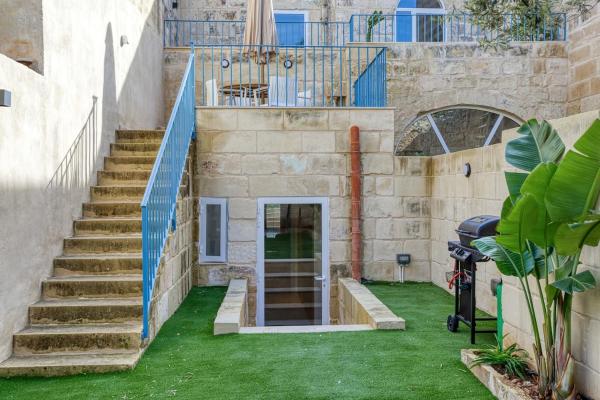 Boutique Sliema Townhouse With Garden - Malta