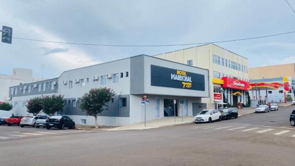 Na fotografii je vidět objekt Hotel Marechal Express nacházející se ve městě Laranjeiras do Sul.