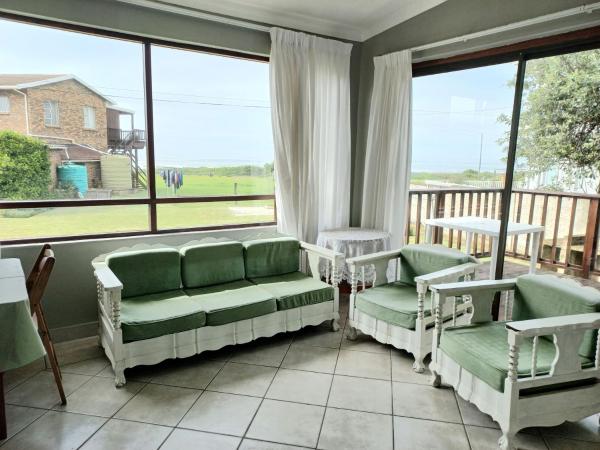 A la foto es mostra l'objecte Beach Rock Cottage situat a la ciutat de Kayserʼs Beach.