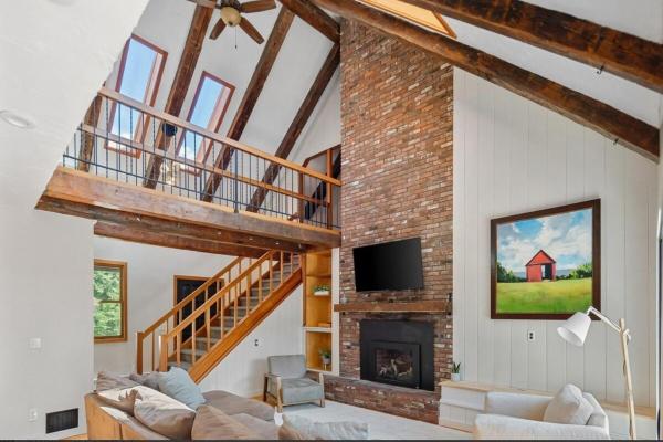 Spacious Mountain Retreat Set On 7 Acres & Pond - Waterbury, VT