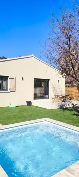 A la foto es mostra l'objecte Villa familiale Luberon 3ch calme jardin parking situat a la ciutat de Saignon.