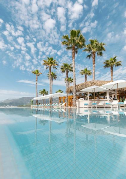 A la foto es mostra l'objecte Monte Palm Beach situat a la ciutat de Tivat.