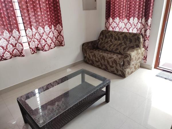 Nella foto è visibile l'oggetto Fully furnished 3BHK 2 Floor Villa situato nella città di Angamaly.