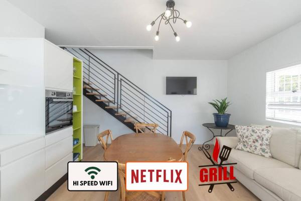 A la foto es mostra l'objecte Verdi Luxury Cottage 1 situat a la ciutat de Emerald Hill.