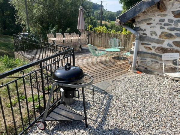På billedet ses objektet Gîte des Trioules pour 8 personnes beliggende i byen Queyrières.