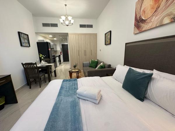 Chic Studio with Balcony a mins drive to Downtown photo 8