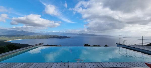 A la foto es mostra l'objecte Villa de standing piscine chauffée vue mer Corse du sud situat a la ciutat de Coti-Chiavari.