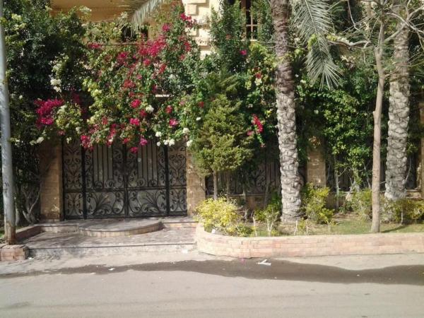 Auf dem Foto ist das Objekt cozy penthouse in New Cairo in der Stadt Kharga zu sehen.