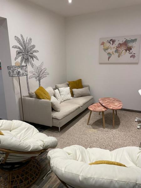 A la foto es mostra l'objecte cozy house situat a la ciutat de Chabris.