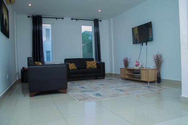 A la foto es mostra l'objecte Spacious & Serene 3-Bedroom Condo at Kai Villa situat a la ciutat de Accra.