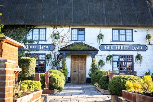 A la foto es mostra l'objecte The White Hart, Wroughton situat a la ciutat de Wroughton.