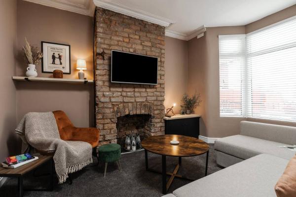 Family Home Sefton Park Desks Parking, Liverpool