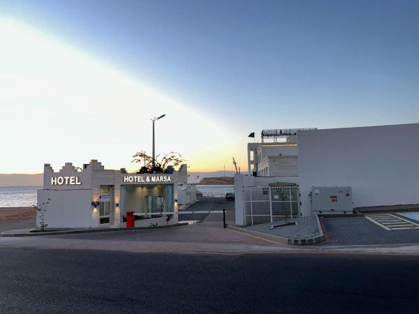 Na fotografii je vidět objekt فندق حياة حقل الفندقية Hayat Haql Hotel nacházející se ve městě Ḩaql.