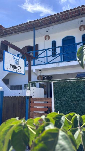 A la foto es mostra l'objecte Primos Hostel & House situat a la ciutat de Búzios.