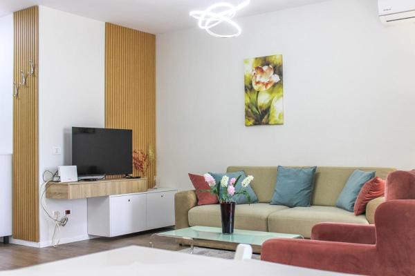 Na fotografii je vidět objekt Scandi Charm two-bedroom apartment with front sea view nacházející se ve městě Durrës.