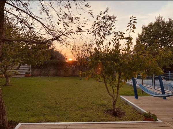 A la foto es mostra l'objecte סוויטת לורד הרמיטאז' בגלון situat a la ciutat de Bruchim.