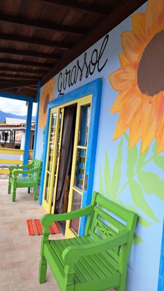 A la foto es mostra l'objecte Girassol Hostel by Katita situat a la ciutat de Parati.