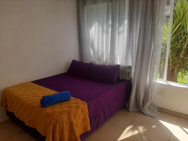 照片显示了位于Jupiter市的Yolkel guesthouse物件。