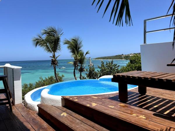照片显示了位于Buen Hombre市的Front Beach Punta Rucia Villa物件。