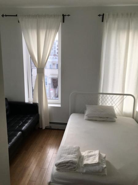 A la foto es mostra l'objecte Studio Manhattan Beach situat a la ciutat de Brooklyn.